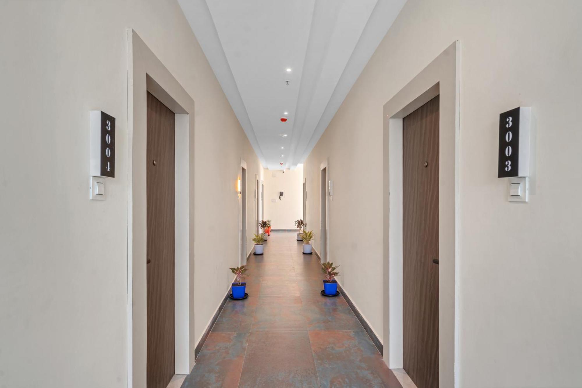 Hotel Sky Land Khammam Buitenkant foto