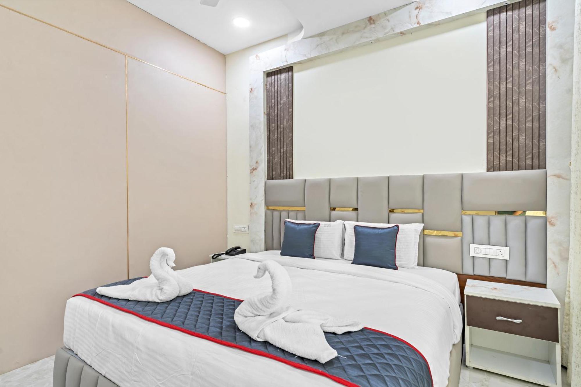 Hotel Sky Land Khammam Buitenkant foto