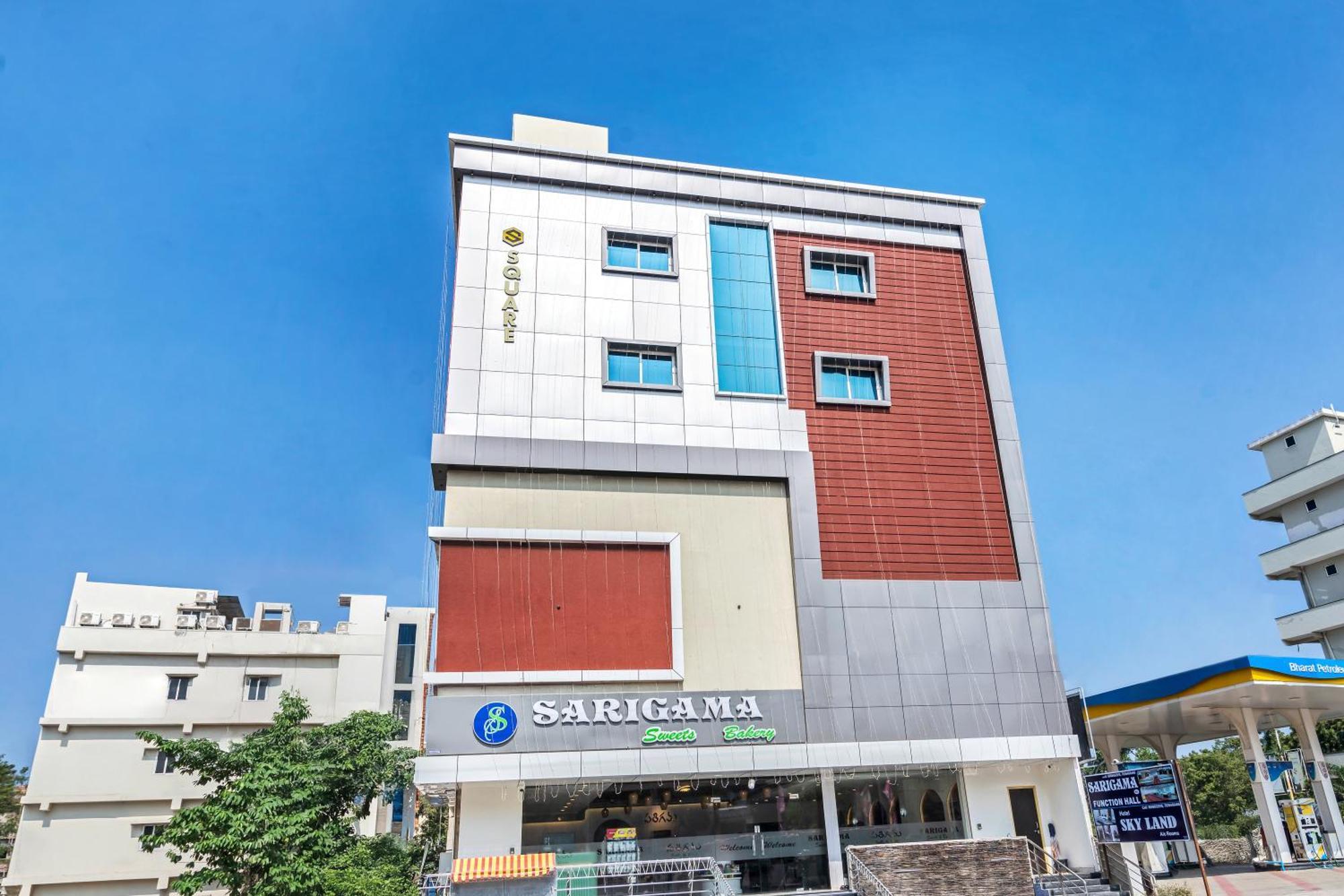 Hotel Sky Land Khammam Buitenkant foto