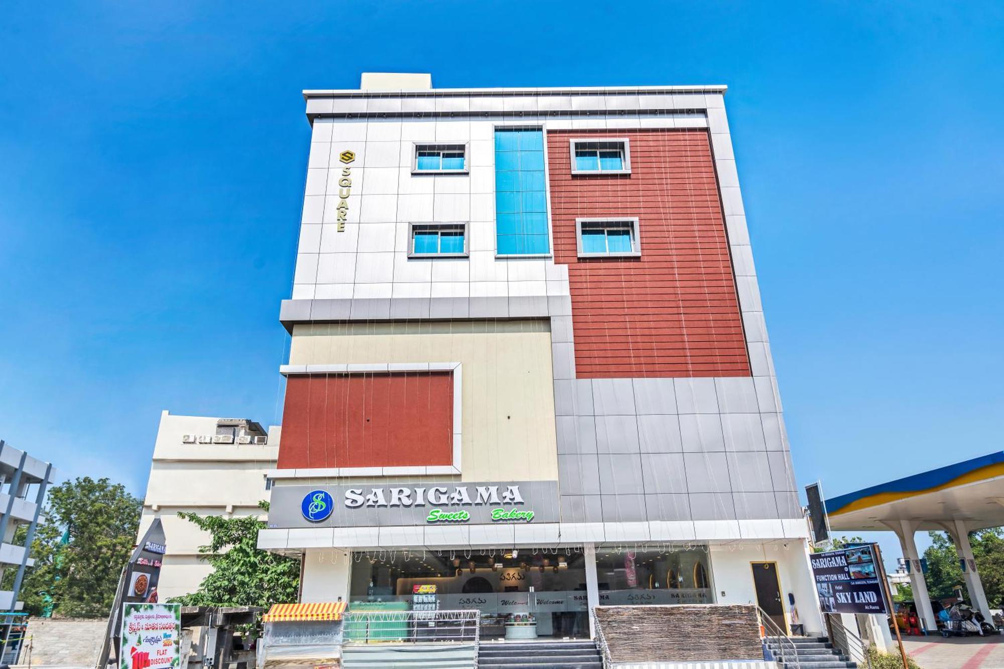 Hotel Sky Land Khammam Buitenkant foto